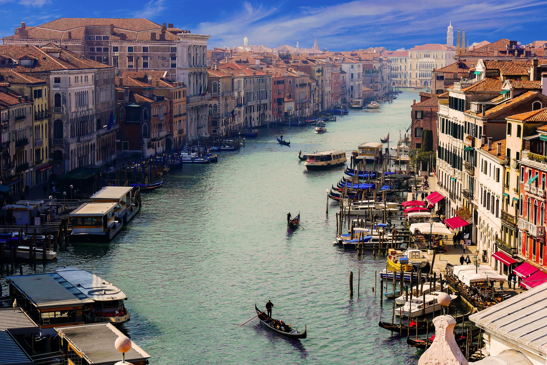 ITALY IN MAY: BIENNALE, WINE FESTIVAL AND FLOWER TAPESTRIES