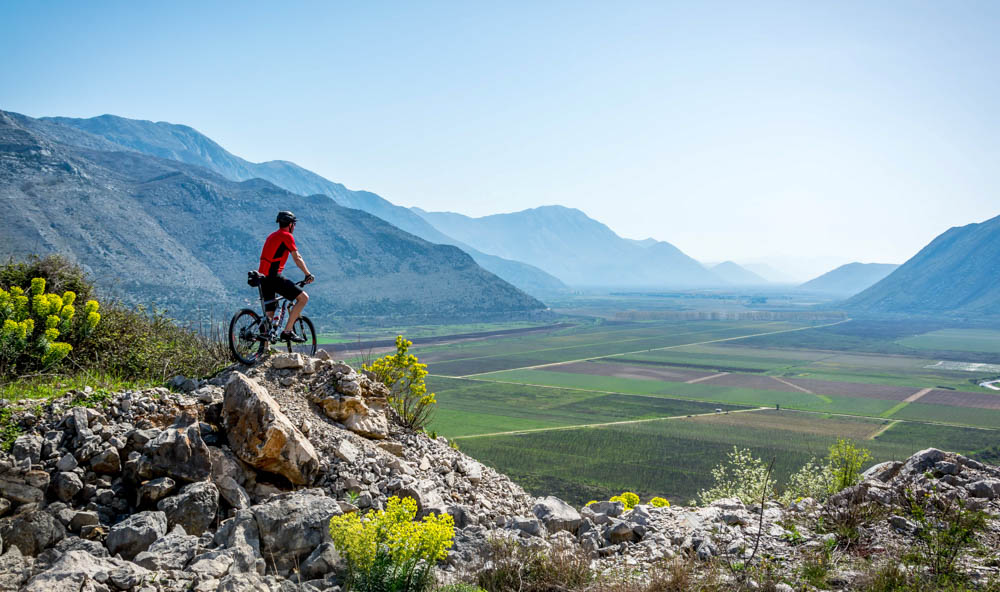 THE INCREDIBLE BALKANS